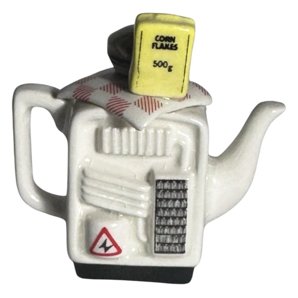 Bundle of 4 Tiny Cardew Teapots - Picture 8 of 15